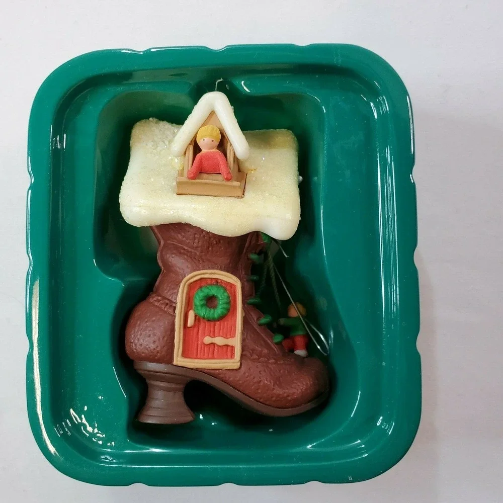 Vintage Hallmark 1985 Children In Shoe Fairytale Christmas Tree Ornament
